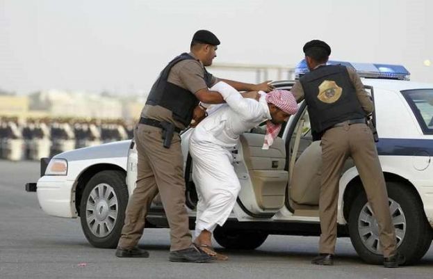 سعودی عرب میں 2 یمنی شہریوں کو اپنے کورونا وائرس کے مثبت ٹیسٹ کو جعلسازی کے ذریعے منفی کروانے پر پولیس نے گرفتار کرلیا۔