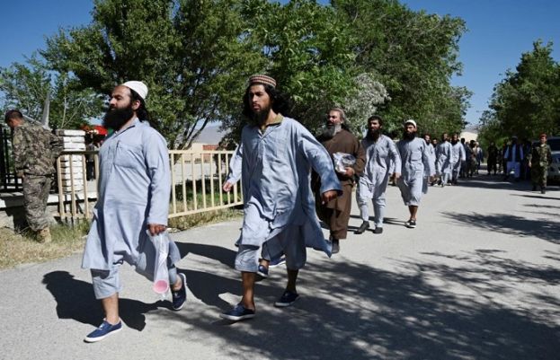 افغان حکومت نے طالبان کے مزید دوہزار قیدیوں کو رہا کرنے کا اعلان کر دیا۔