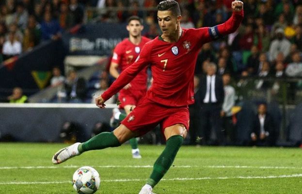 پرتگال کے عالمی شہرت یافتہ فٹبالر کرسٹیانو رونالڈو