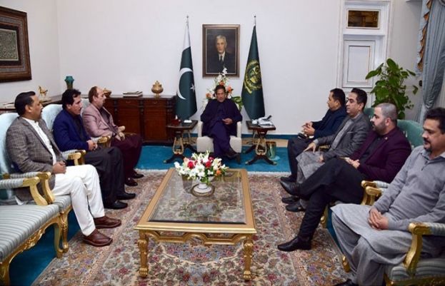 عمران خان سے پی ٹی آئی کے سندھ کے ارکان قومی و صوبائی اسمبلی کی ملاقات