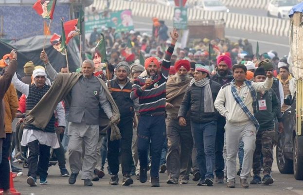 مطالبات نہ ماننے پر کسانوں کی حکومت کو خودکشی کرنے کی دھمکی 