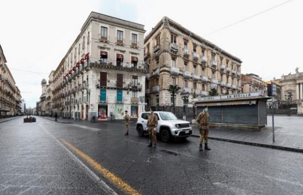 Italy tightens Covid restrictions amid ‘new wave’