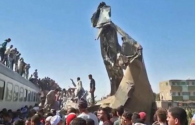 مصر میں دو ٹرینیں ٹکرانے سے 32 افراد جاں بحق ہو گئے
