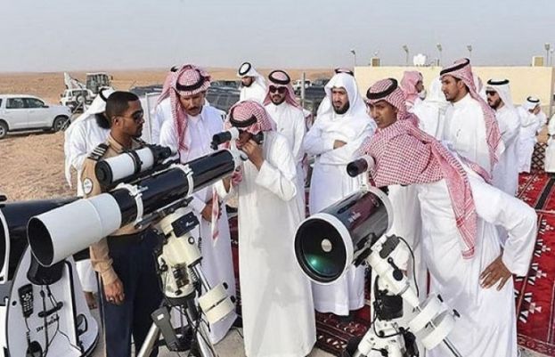 سعودی عرب میں رمضان کا چاند نظر نہیں آیا