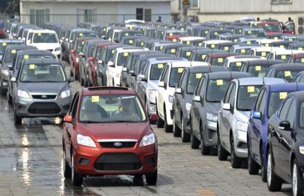 Pakistan&rsquo;s car sales jump 31%, says  Asad Umar 
