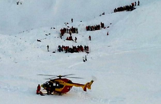 ایلپس میں برفانی تودہ گرنے کے دو الگ الگ واقعات میں 7 کوہ پیما ہلاک ہوگئے