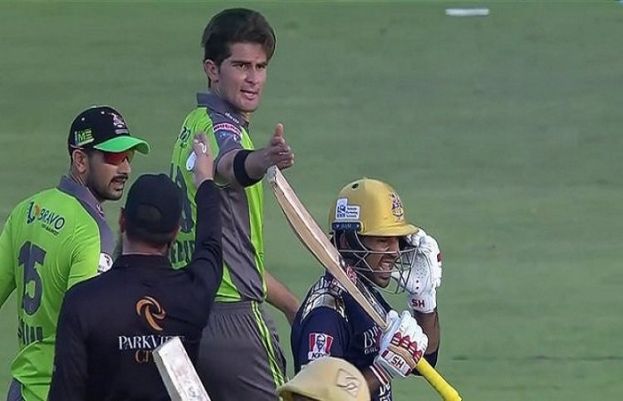 سرفراز اور شاہین کے درمیان گرما گرمی