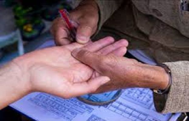  وزیر بننے کے لیے اہلیہ کو طلاق دینا صروری