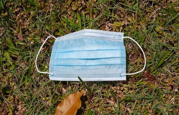 ماسک نہ پہننے پر پولیس اہلکار نے طالب علم کو گولی مار دی