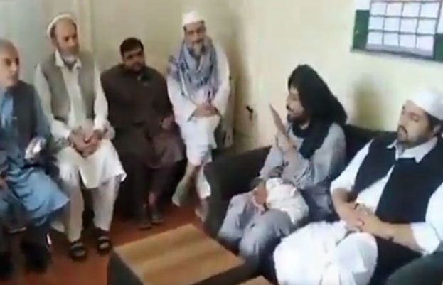 افغان طالبان کمانڈر عبدالحمید حماسی کا کابل میں  اسپتال کا دورہ