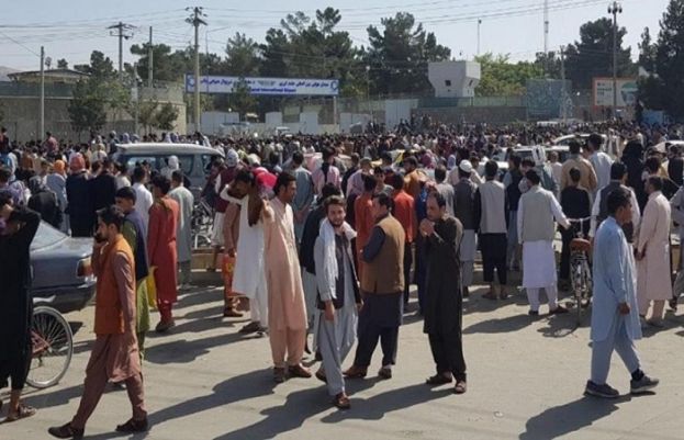 کابل ائیرپورٹ پر لوگوں کا ہجوم