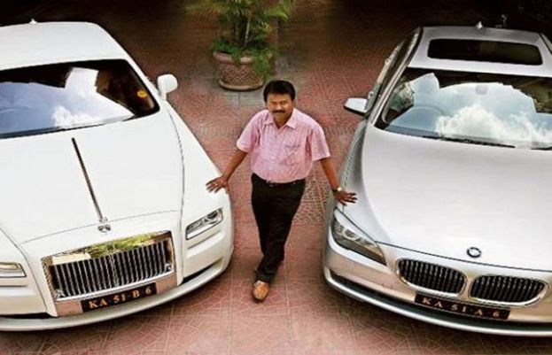 محنت کرے انسان تو کوئی چیز ناممکن نہیں، ارب پتی نائی رمیش بابو کی کہانی 