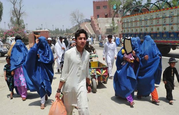 متحدہ عرب امارات کا طیارہ کابل ائیرپورٹ لینڈ، امدادی سامان پہنچا دیا 