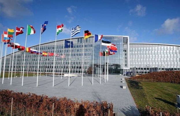 روس نے جوابی قدم اٹھاتے ہوئے نیٹو کیلئے اپنا سفارتی مشن معطل کر دیا ہے۔