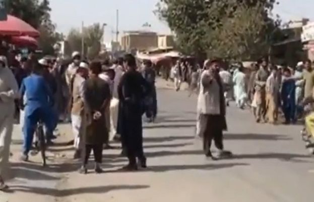 افغانستان کے صوبہ قندوز میں نماز جمعہ کے دوران مسجد میں دھماکا