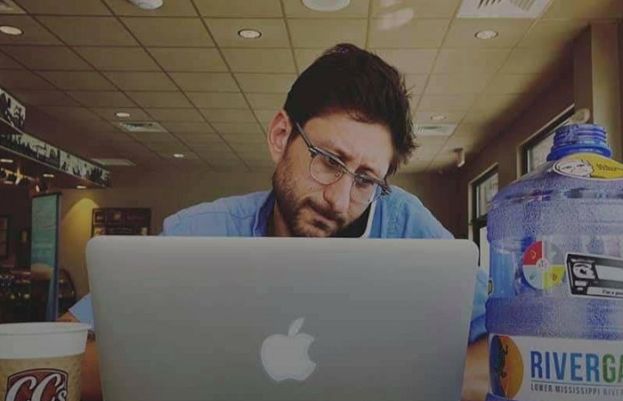 مقامی اخبار فرنٹیئر میانمار کے لیے کام کرنے والے ڈینی فینسٹر