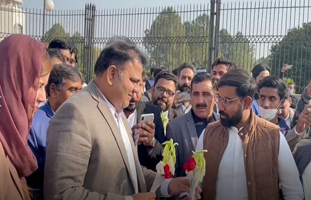 اوورسیز پاکستانیوں کا احتجاج اور ریلی، وفاقی وزرا کی شرکت