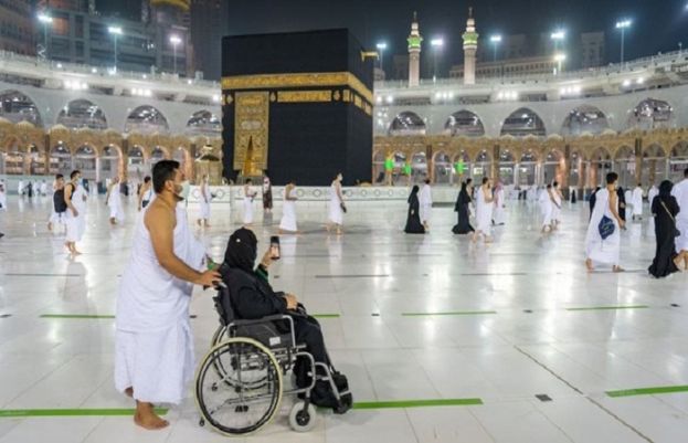  سعودی عرب نے عمرہ پابندیوں میں مزید نرمی کا اعلان کر دیا