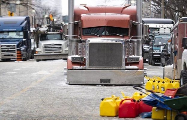 کینیڈا کے دارالحکومت اٹاوا میں کورونا پابندیوں کیخلاف ٹرک ڈرائیورز کی ہڑتال