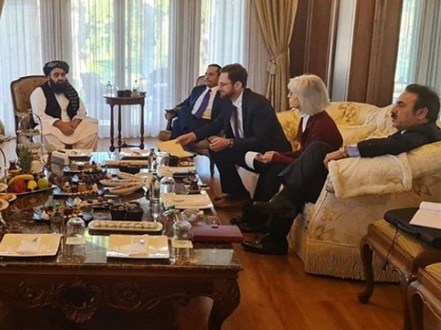 امریکا نے لڑکیوں کے اسکولوں کی بندش پر طالبان سے مذاکرات منسوخ کردیئے