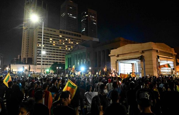 سری لنکن شہریوں کا تاریخی احتجاج