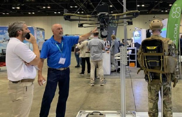 بیگ میں سماجانے والا ڈرون جو ایک گھنٹے تک 15 کلووزن اٹھاسکتا ہے