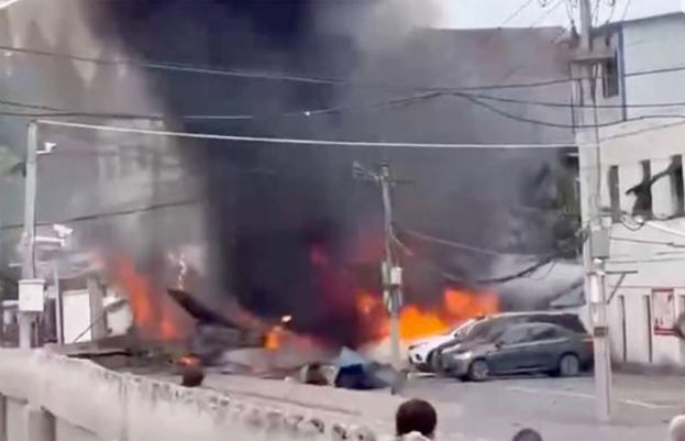 چین میں فضائیہ کا جدید طیارہ گر کر تباہ ہو گیا