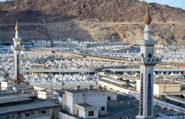 دس لاکھ عازمین حج لبیک کی صداؤں میں منٰی پہنچ گئے