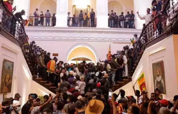 مظاہرین کا دعویٰ