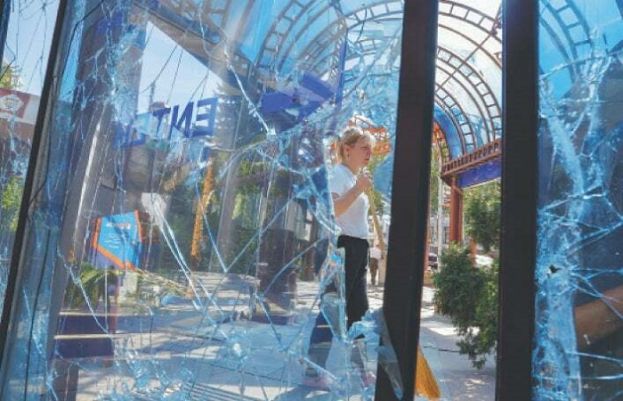 Western leaders warn Russia against new annexations