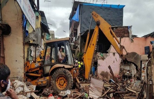 اردن میں رہائشی عمارت کے ملبے کا ڈھیر بنے سے 10 افراد جاں بحق