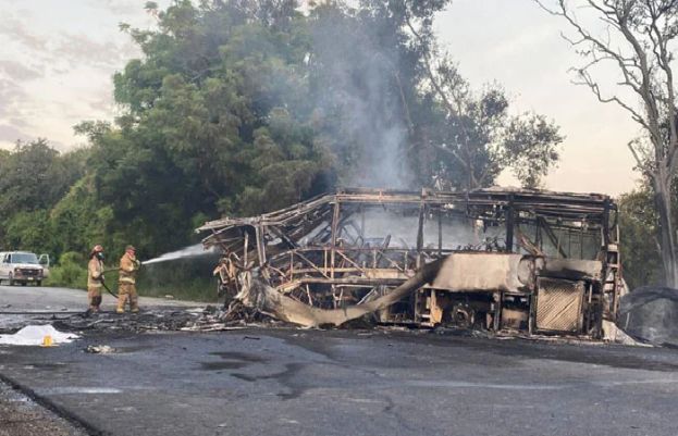 میکسیکو: مسافر بس آئل ٹینکر سے ٹکرا گئی، 18 افراد ہلاک