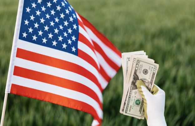 روس کو بڑا نقصان؛ کریمیا سے ملانے والا پُل تباہ