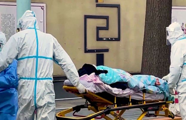 چین میں کورونا نے تباہی مچا دی، یومیہ کیسز کی تعداد 10 لاکھ تک جا پہنچی