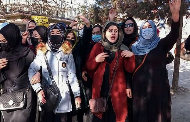 Afghan women stage street protest against university ban