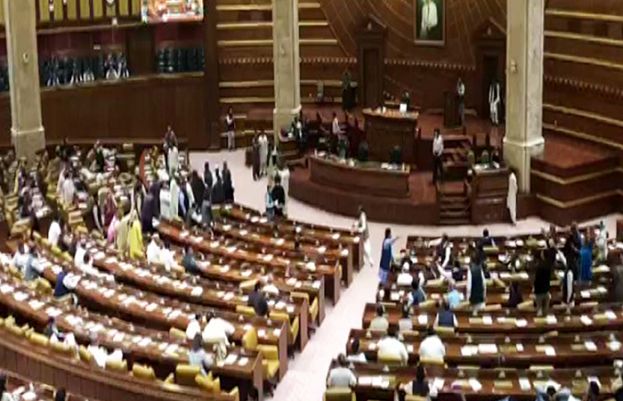 گورنر کا دستخط سے انکار، پنجاب اسمبلی از خود تحلیل