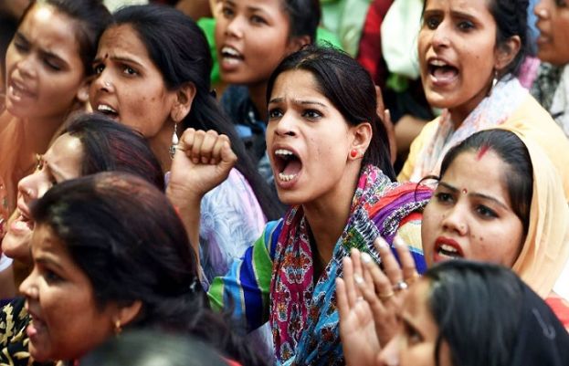 بھارت: سو سے زائد خواتین کا ریپ کرنے والے جعلی عامل قانون کے شکنجے میں