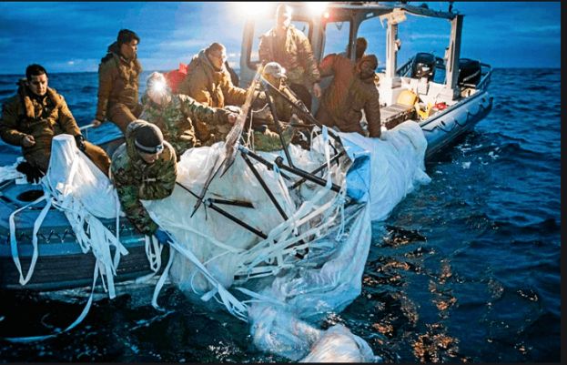 امریکا نے چینی جاسوس غبارے کے ملبے کی تصاویر جاری کردیں