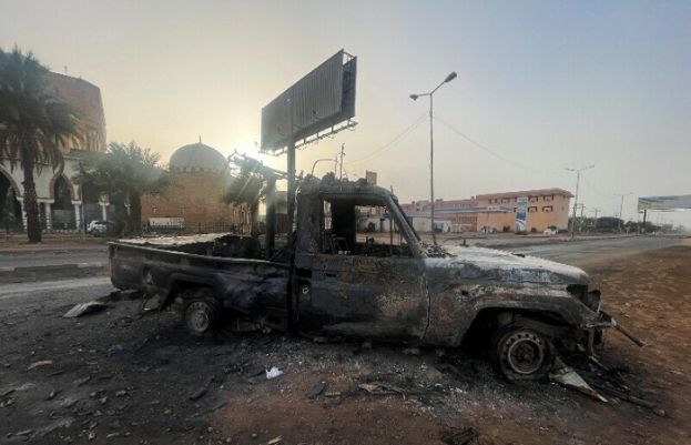 Sound of air strikes echoes in Khartoum as US pushes for longer truce