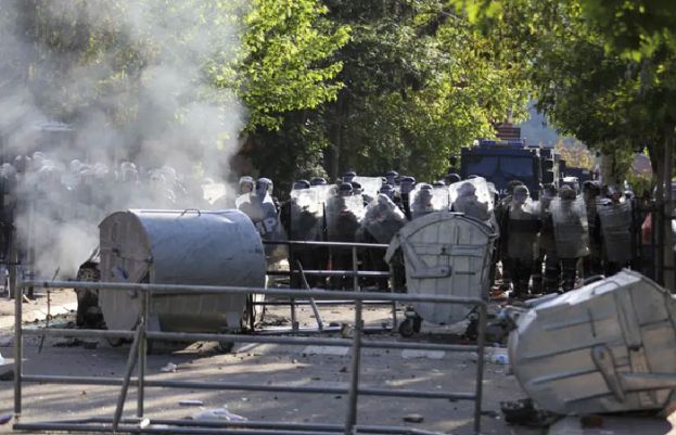 کوسوو: مظاہرین سے جھڑپوں میں امن مشن کے 30 اہلکار زخمی