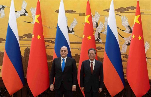 وزیر اعظم میخائل مشسٹن  اور چینی وزیراعظم لی کیانگ 