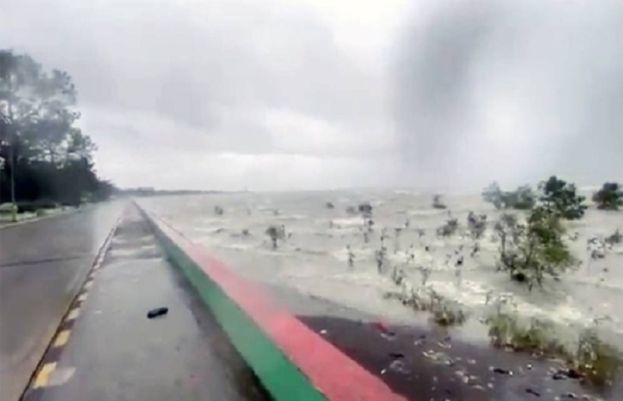 Cyclone Mocha hits Bangladesh and Myanmar coast