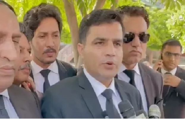 چیئرمین پاکستان تحریک انصاف (پی ٹی آئی) عمران خان کے وکیل اور قانونی امور کے ترجمان نعیم حیدر پنجوتھا