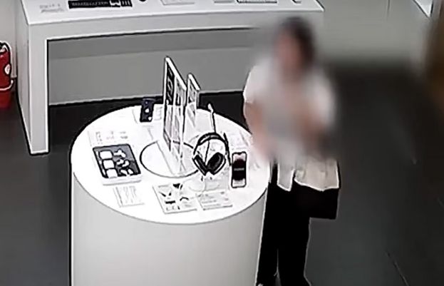 خاتون نے آئی فون چرانے کیلئے انوکھی واردات کرڈالی