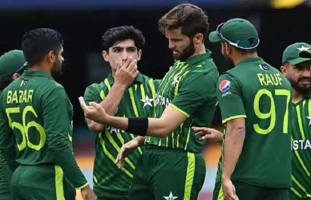 پاکستان کرکٹ ٹیم کے نوجوان فاسٹ بولر نسیم شاہ انجری کے باعث ایشیا کپ سے باہر ہو گئے۔