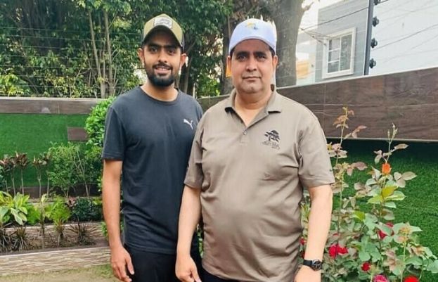 پاکستان ٹیم کے کپتان بابر اعظم اور ان کے والد اعظم صدیقی